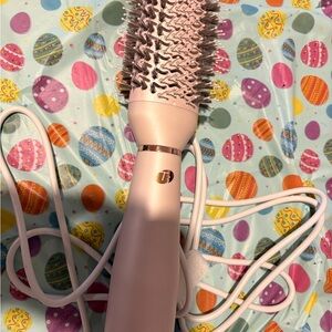 T3 Soft Pink Hair Styling Brush